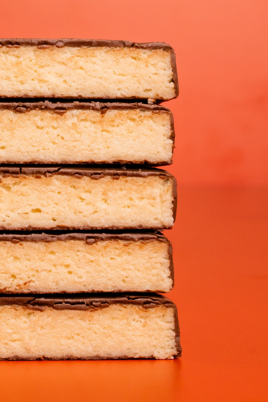 Barebells Coco Choco coupée : cœur à la noix de coco et enrobage chocolat au lait