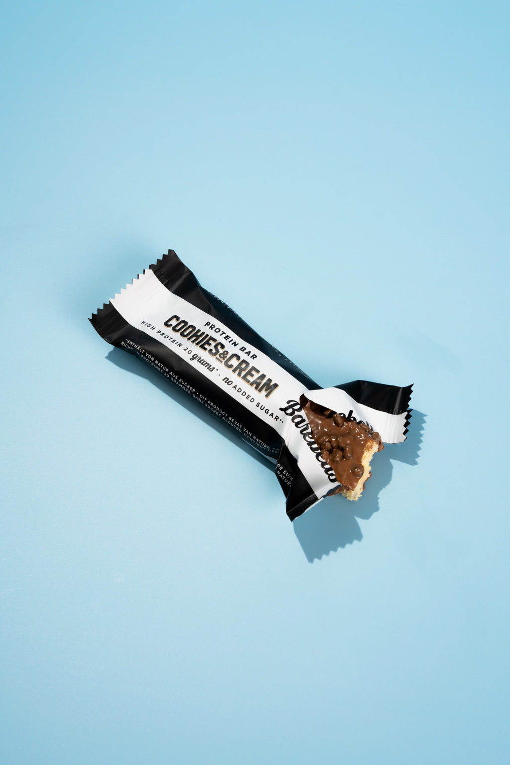 Barre protéinée Barebells Cookies & Cream ouverte