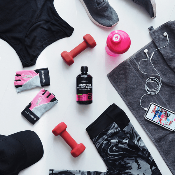 L-Carnitine 100.000 Liquid BioTechUSA saveur Pomme avec gants, shaker et haltères